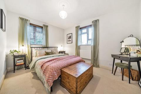 3 bedroom flat for sale, Lewisham Hill, Lewisham