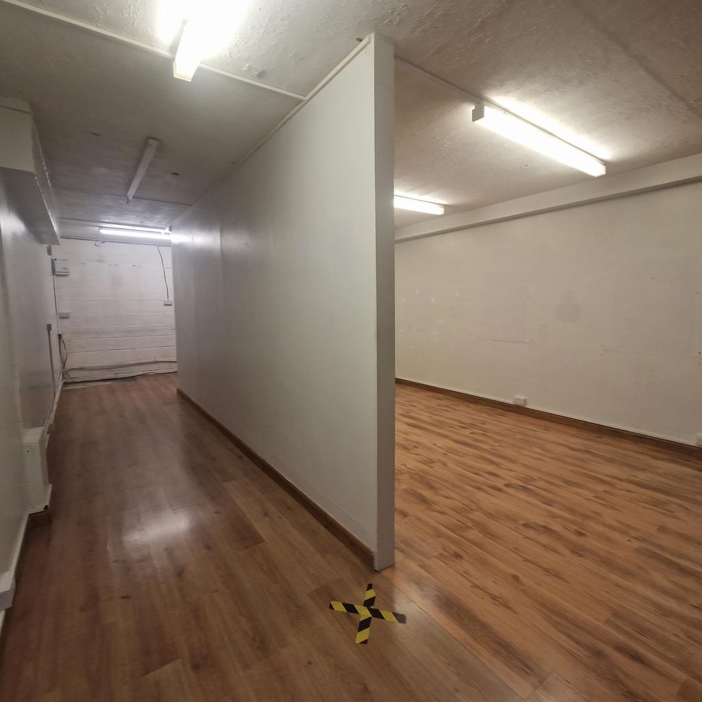 98, Hucclecote, Property to rent £695 pcm (£160 pw)