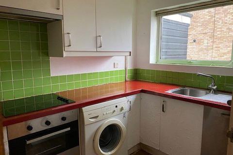 14 Andrews Close, Worcester Park, KT4 8PF