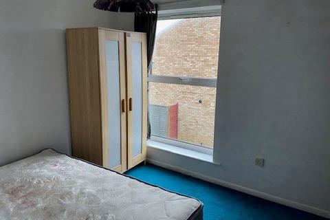14 Andrews Close, Worcester Park, KT4 8PF