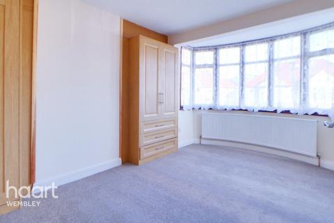 9 Carlyon Close, Wembley, HA0 1HR