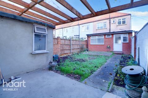 9 Carlyon Close, Wembley, HA0 1HR