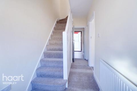 9 Carlyon Close, Wembley, HA0 1HR