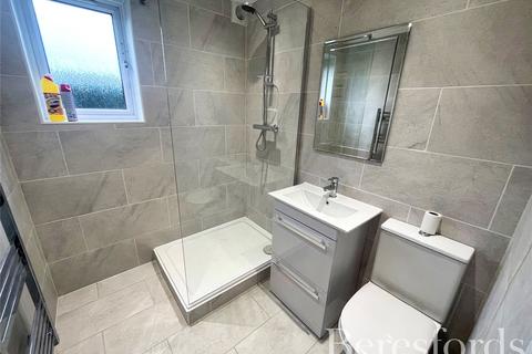 5 Leston Close, Rainham, RM13 9NF