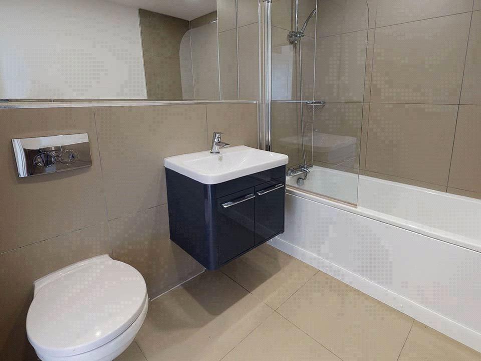 Trafford House, Cherrydown East, Basildon, Essex 2 bed apartment £