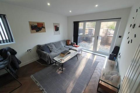 1 bedroom flat to rent - Arbour Edge,  King George V Drive East, Heath