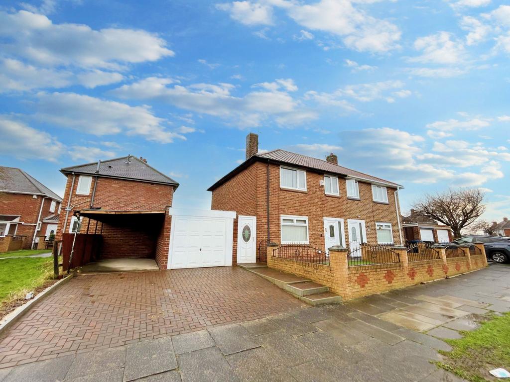 Ingram Road, Berwick Hills... 3 bed semidetached house £100,000