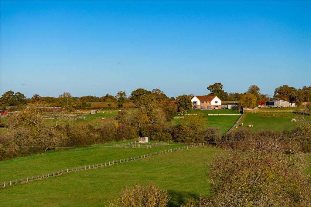 Little Horwood Road, Great Horwood, Milton Keynes, MK17 6 bed equestrian property for sale £