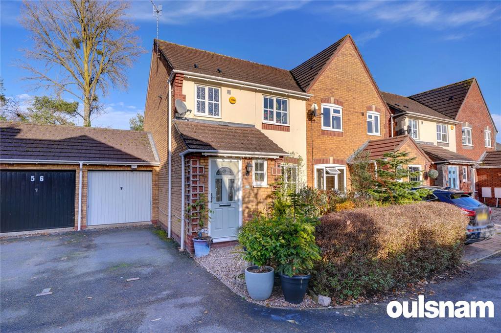 College Green, Droitwich, Worcestershire, WR9 3 bed semidetached house