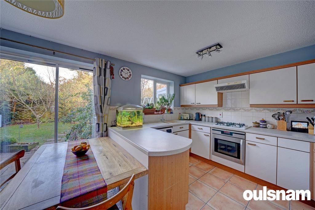 College Green, Droitwich, Worcestershire, WR9 3 bed semidetached house