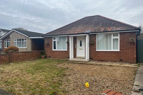3 bedroom bungalow to rent, Ashcroft Road, Luton, Bedfordshire, LU29AU