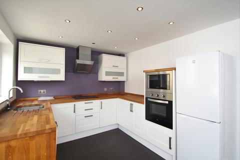 2 bedroom terraced house to rent, Blackett Street, Calverley, Pudsey, West Yorkshire, LS28