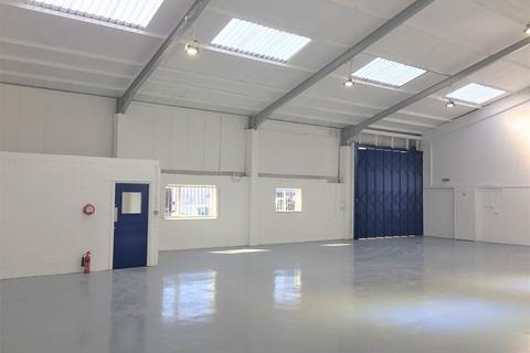 Industrial unit to rent - Unit 12 Ashford Industrial Estate, Shield Drive, Ashford, TW15 1AU