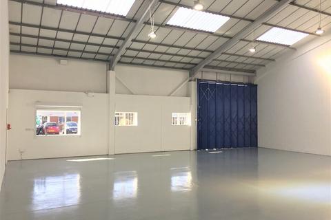 Industrial unit to rent - Unit 12 Ashford Industrial Estate, Shield Drive, Ashford, TW15 1AU