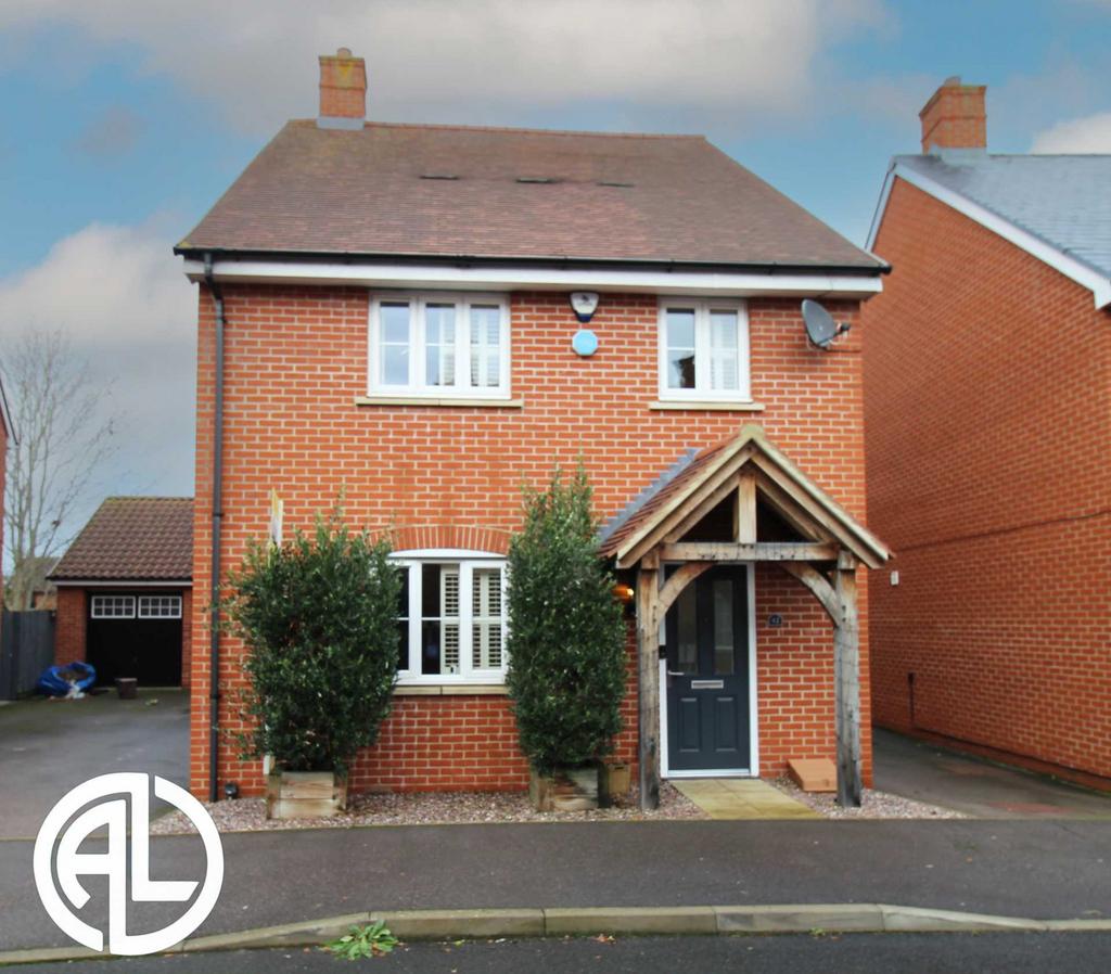 Meadowsweet Way, Stotfold, SG5 4QF 4 bed detached house for sale £415,000