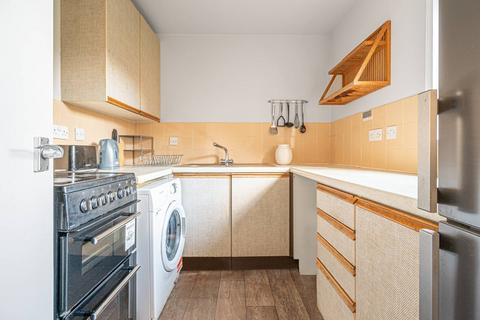 2 bedroom flat for sale, St Crispins Close, Hampstead, London, NW3
