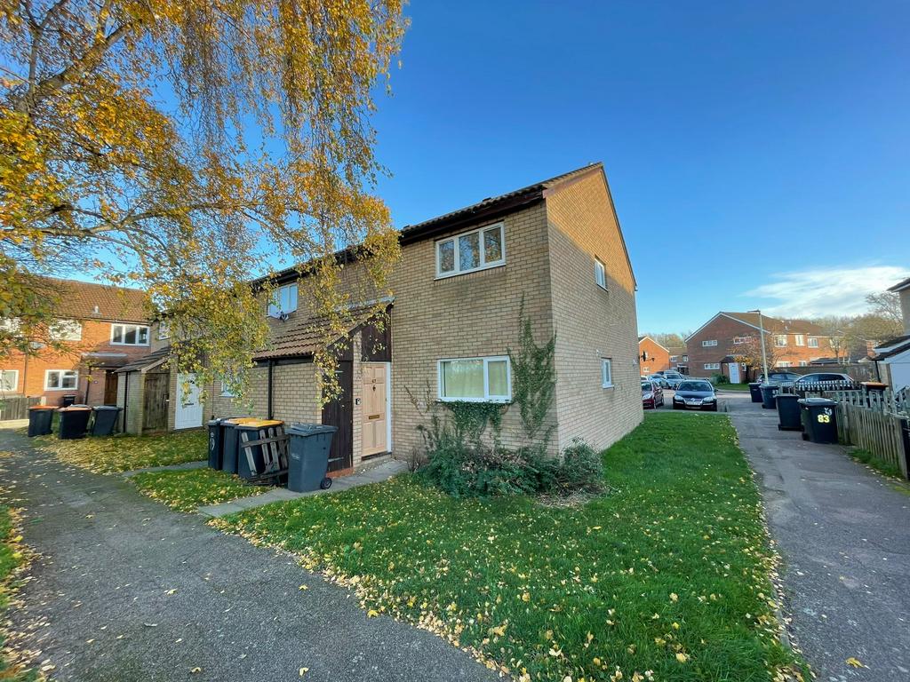 Alburgh Close, Bedford, MK42 1 bed maisonette - £895 pcm (£207 pw)
