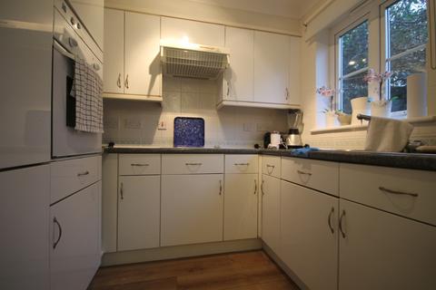 1 bedroom flat for sale, Isleworth, TW7