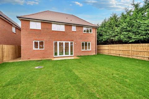 5 bedroom detached house for sale - Saturn Drive, Yapton, BN18