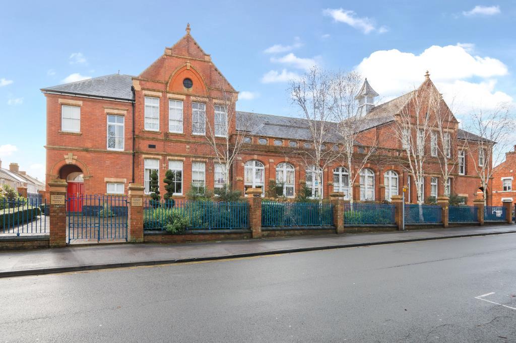 Euclid Street, Swindon, SN1 1 bed £900 pcm (£208 pw)