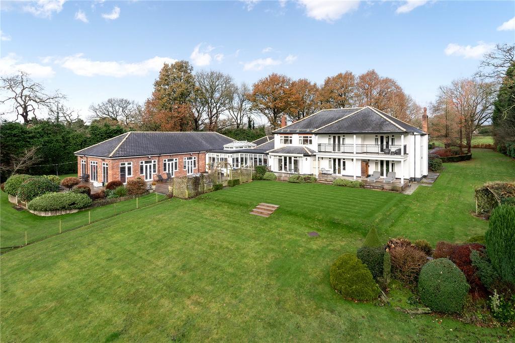 Middlewich Road, Lower Peover, Knutsford, Cheshire, WA16 5 bed detached