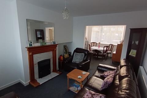 3 bedroom semi-detached house for sale, Bathgate Avenue, Sunderland, Tyne and Wear, SR5 4RD