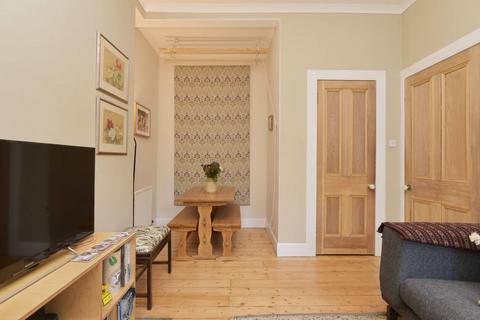8 Ryehill Grove, Edinburgh, EH6 8ET