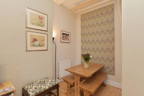 8 Ryehill Grove, Edinburgh, EH6 8ET