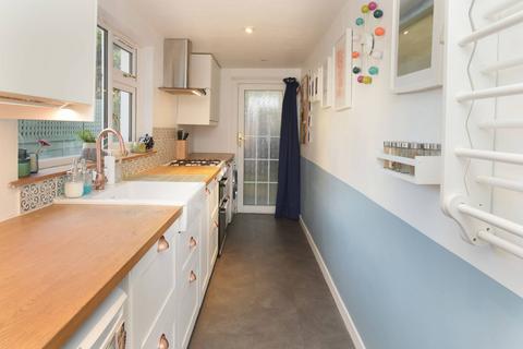 8 Ryehill Grove, Edinburgh, EH6 8ET