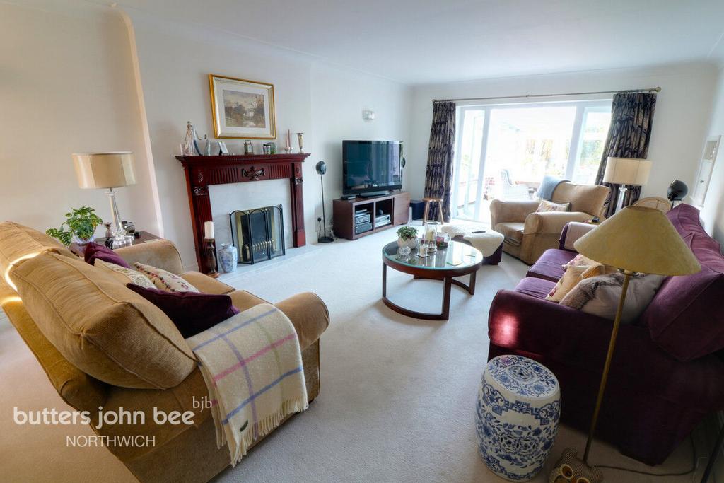 Senna Lane, Comberbach 2 bed detached house for sale £425,000