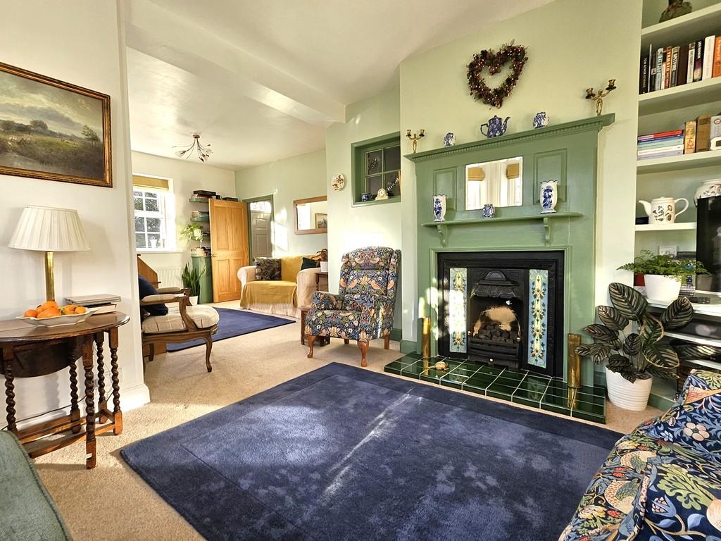 Norton Road, Loddon 3 bed semidetached house £450,000
