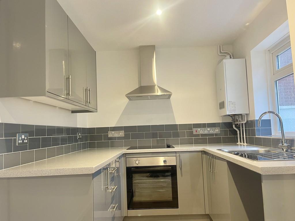 Hanover Road, Exeter 2 bed semidetached house to rent £1,250 pcm (£