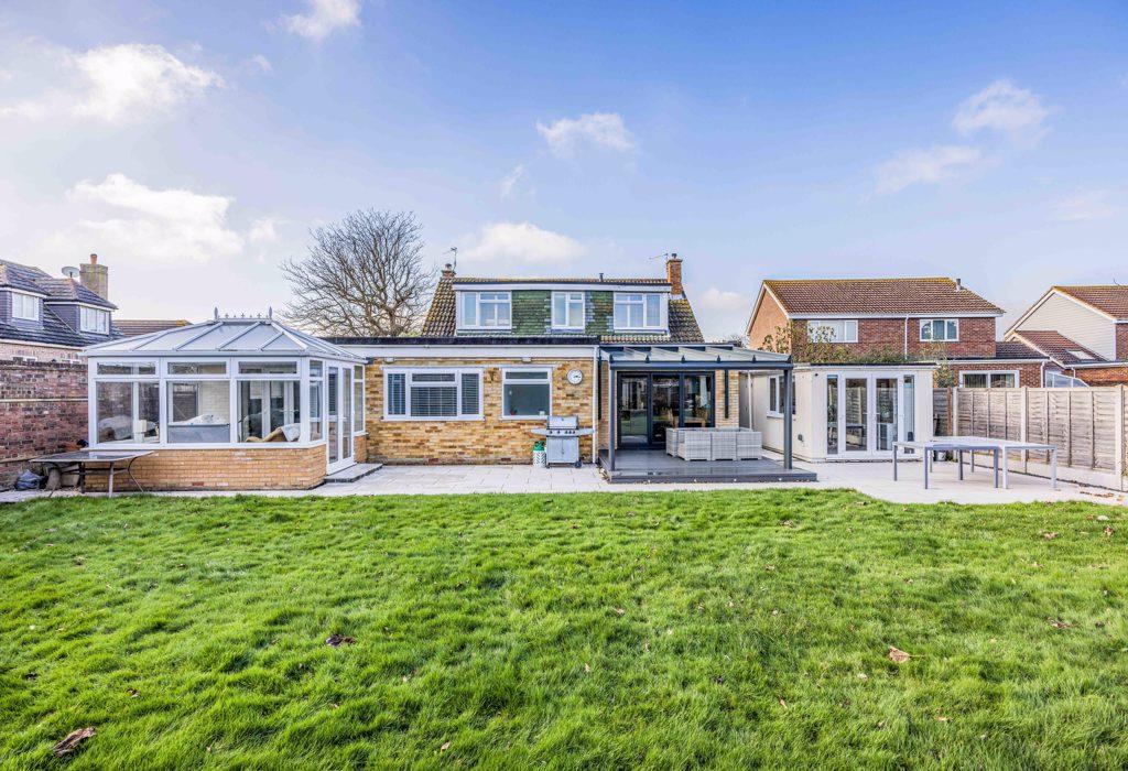 Havant Road, Hayling Island, Hampshire 4 bed detached house for sale