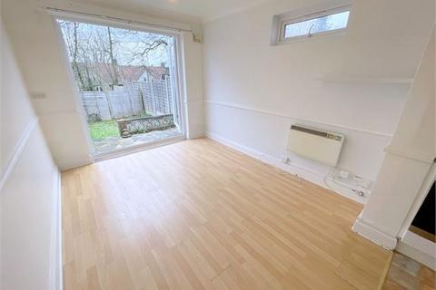 Studio to rent, Winlaton Road, Bromley, Bromley,