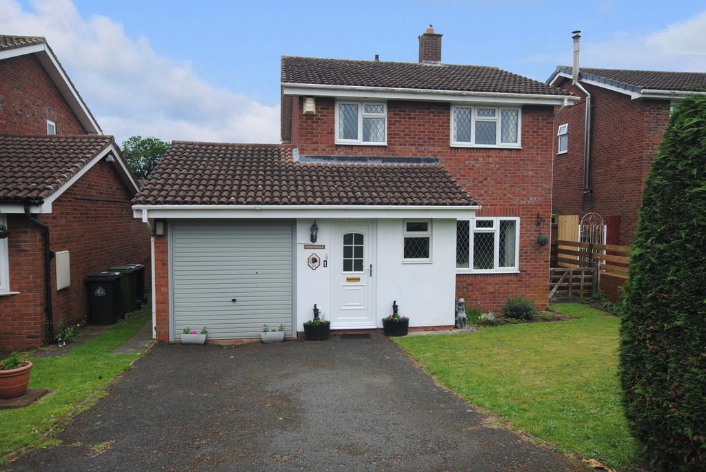 Millbrook Drive, Shawbury, Shrosphire, SY4 4PQ 3 bed detached house for