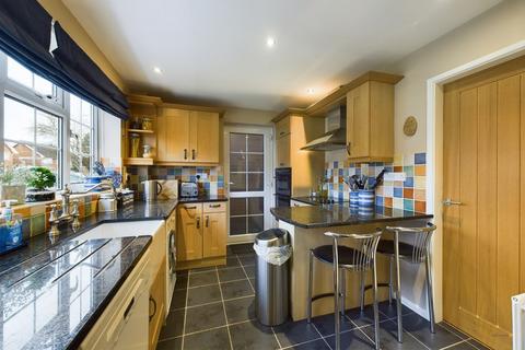 8 Dark Lane, Alrewas, Burton-on-trent, DE13 7AP