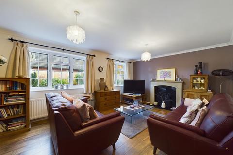 8 Dark Lane, Alrewas, Burton-on-trent, DE13 7AP