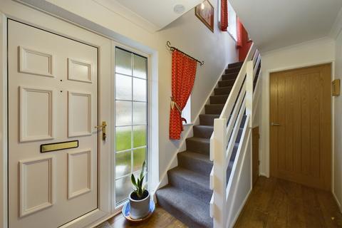 8 Dark Lane, Alrewas, Burton-on-trent, DE13 7AP