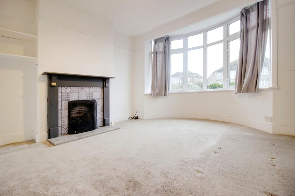 Carlisle Avenue, Swindon SN3 3 bed semidetached house £1,300 pcm (£