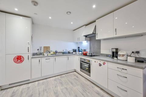 2 bedroom flat for sale, Adenmore Road, Catford, London, SE6