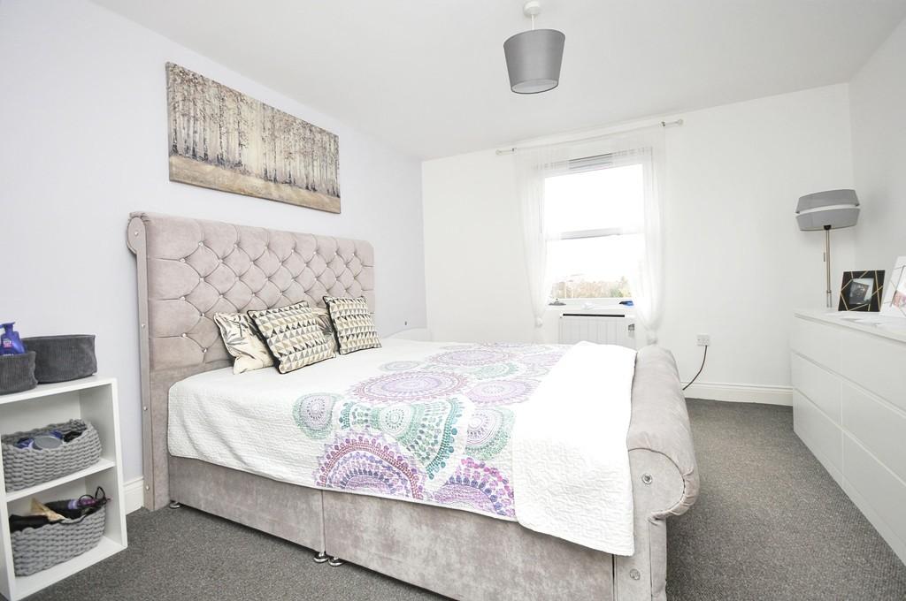 High Street, Chislehurst 2 bed apartment to rent £1,400 pcm (£323 pw)