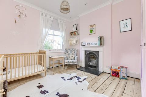 17 Priory Road, Richmond, TW9 3DQ