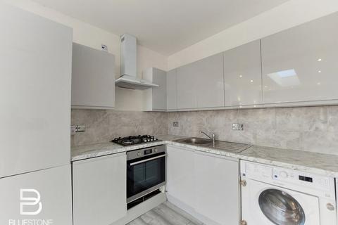 3 bedroom ground floor flat to rent, Mitcham Lane, Furzedown