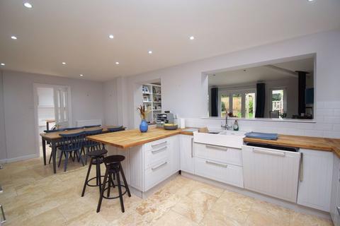 4 Badgers Brook Close, Ystradowen, Cowbridge, CF71 7TY
