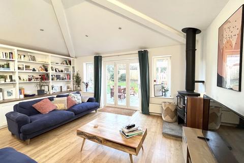 4 Badgers Brook Close, Ystradowen, Cowbridge, CF71 7TY