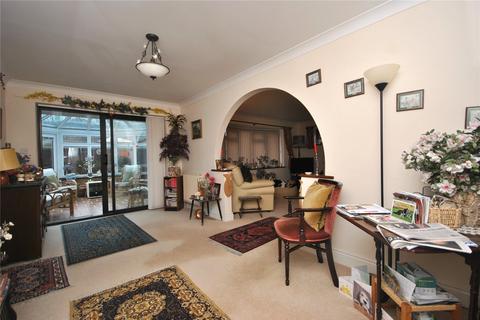 44 Beechwood Drive, Crewkerne, TA18 7BY