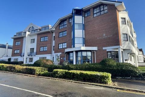 1 bedroom apartment for sale, FOR THE OVER 55'S IN CHALKWELL - A MUST SEE APARTMENT