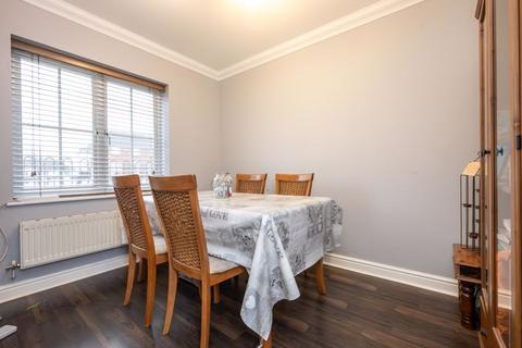 1 Carp Road, Calne, SN11 9UE