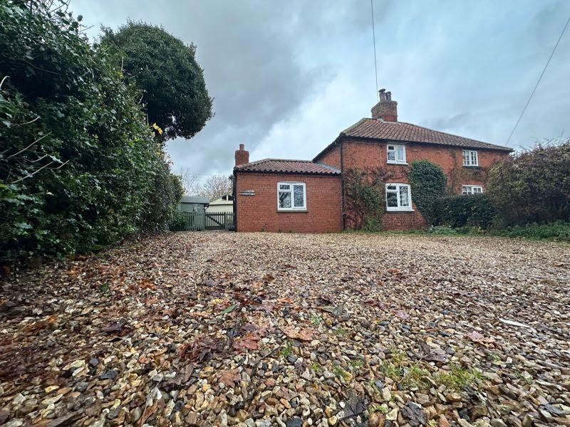 Bumble Bee Cottage, Barkwith Road, South Willingham 2 bed semidetached