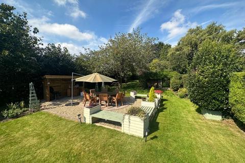 Bumble Bee Cottage Barkwith Road, South Willingham, Market Rasen, LN8 6NN